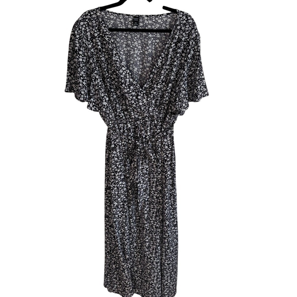 Emery Rose Black and White Maxi Vneck Sundress with Flutter Sleeves Size 3X